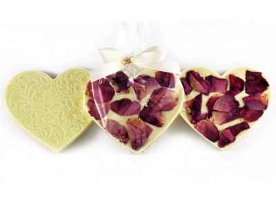 Serce z białej czekolady z płatkami róży 80g (Oferty specjalne Dzień Dziecka) Zdjęcie 3 z 4