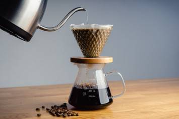 Metody zaparzania kawy: dripp, chemex, aeropress...