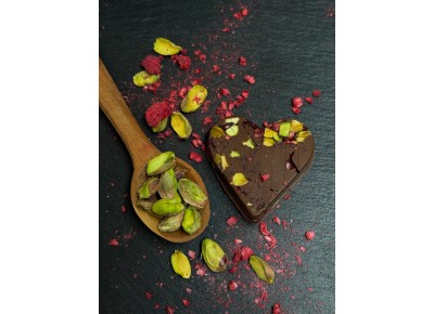 OXALIS Chocolate - Czekoladowe serduszko – mleczna czekoladka z pistacjami i malinami 25g Zdjęcie 3 z 3